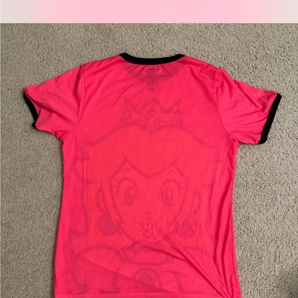 Super Nintendo World Princess Peach Graphic Tshirt - Picture 3 of 6